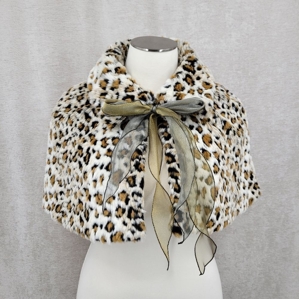 Newport News Y2K or 90s Leopard Print Faux Fur Cape with Bow - Picture 1 of 12